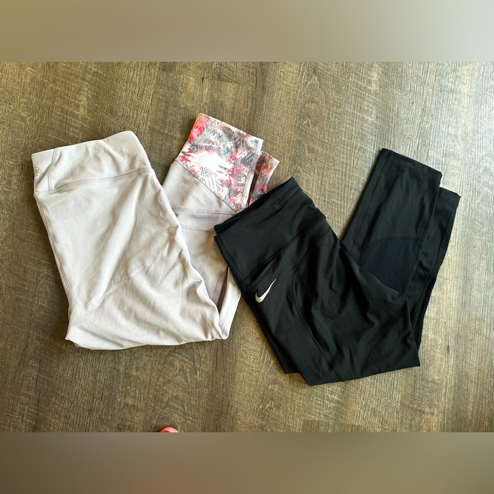 VGUC Nike and Gaiam capri bundle size L